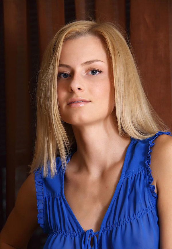 Елена, 24 года, 1 размер груди